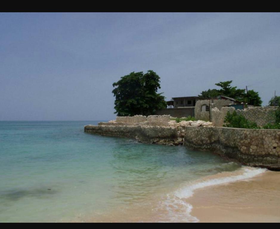 Shades Cottage Guesthouse Blue Hole Exterior foto