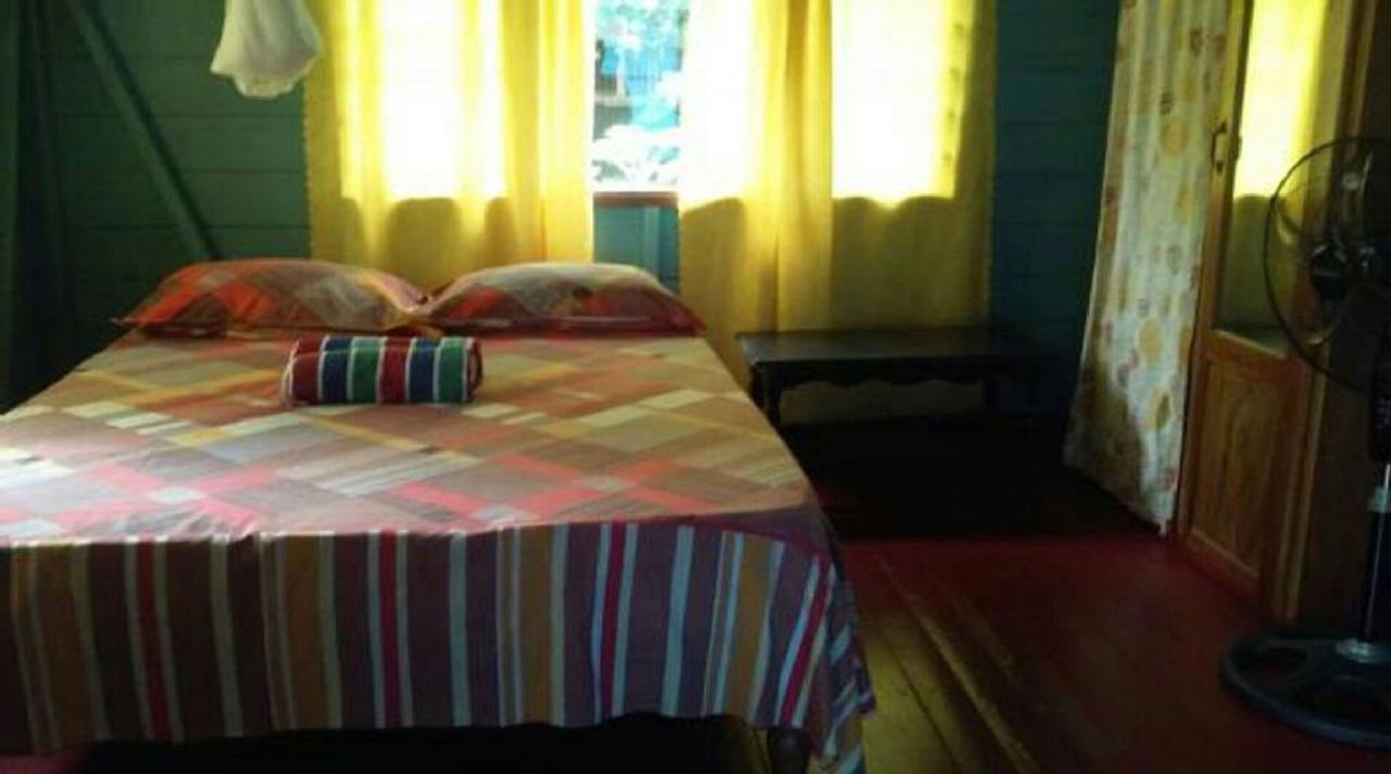 Shades Cottage Guesthouse Blue Hole Exterior foto